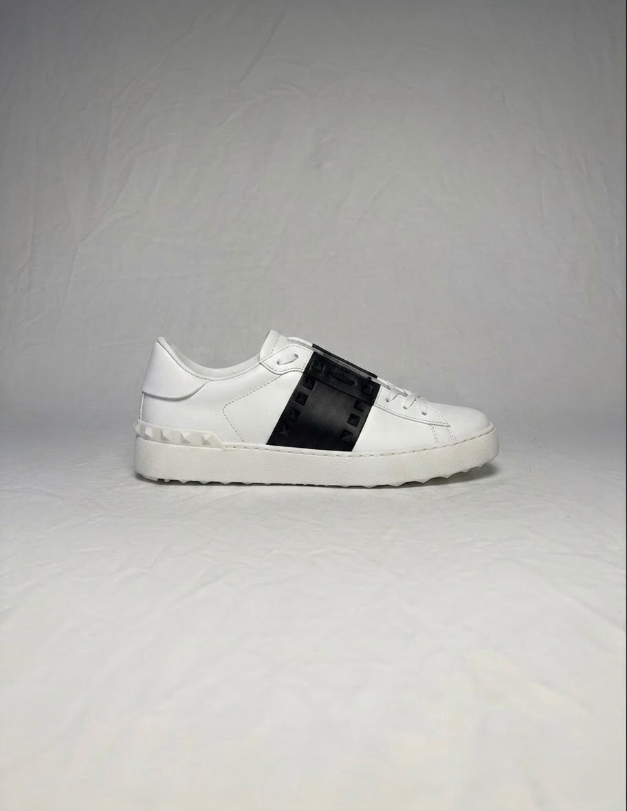 Black spike